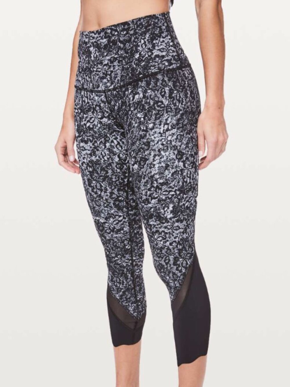 lululemon Wunder Under Crop II Scallop Achromatize Leggings Size 4